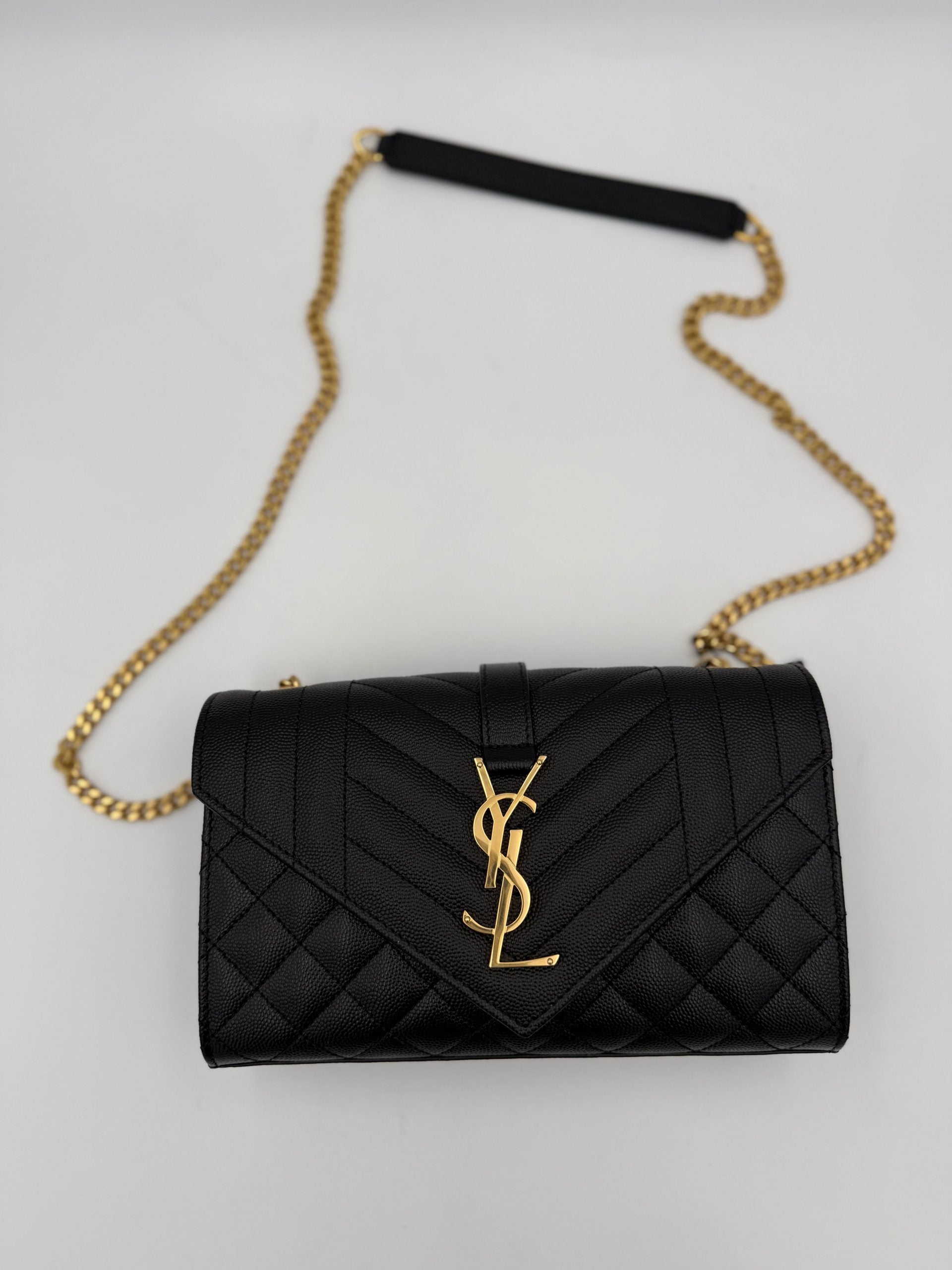 Saint Laurent SAINT LAURENT ENVELOPE SMALL in Black Grained Leather Handbag