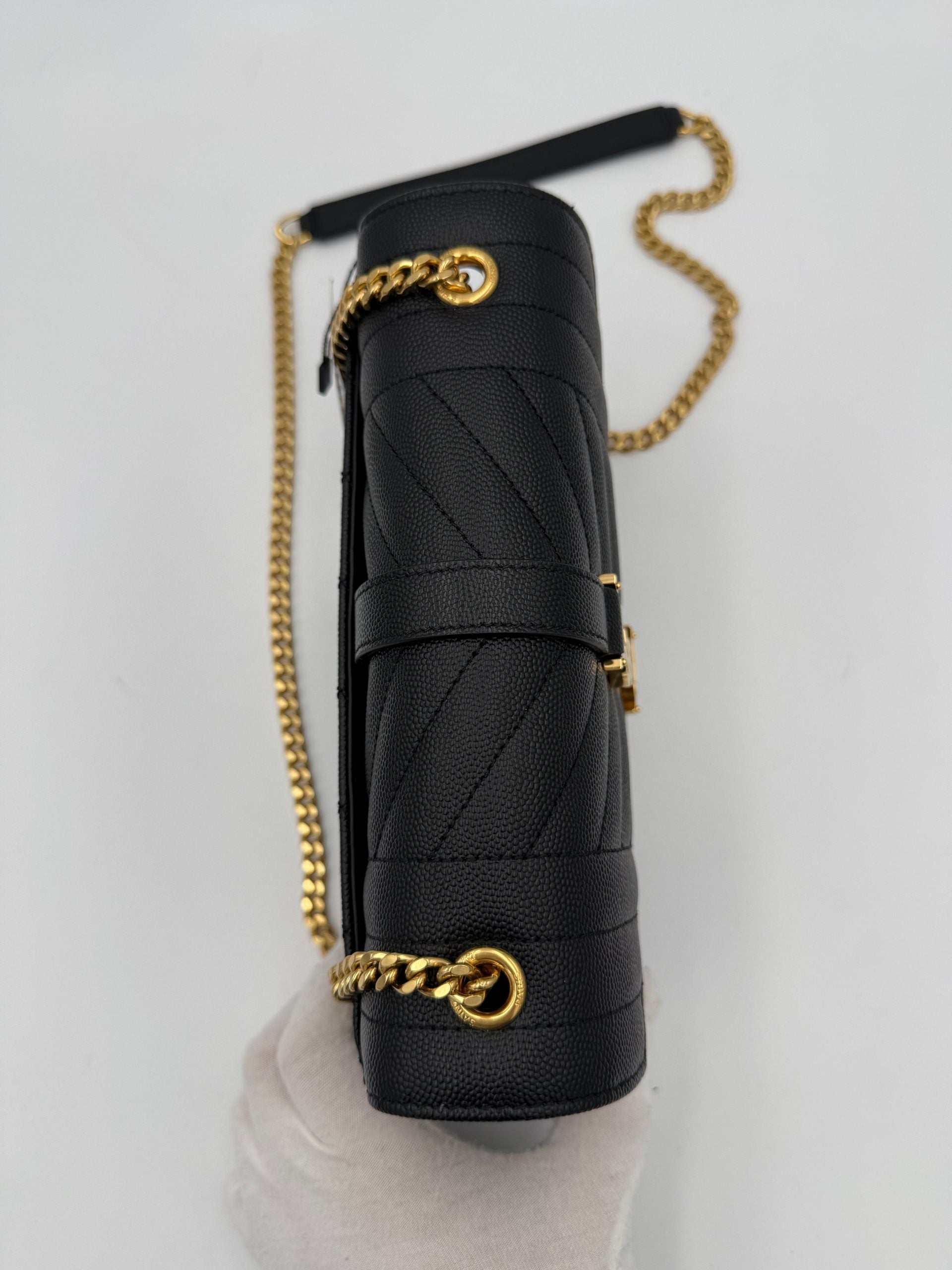 Saint Laurent SAINT LAURENT ENVELOPE SMALL in Black Grained Leather Handbag