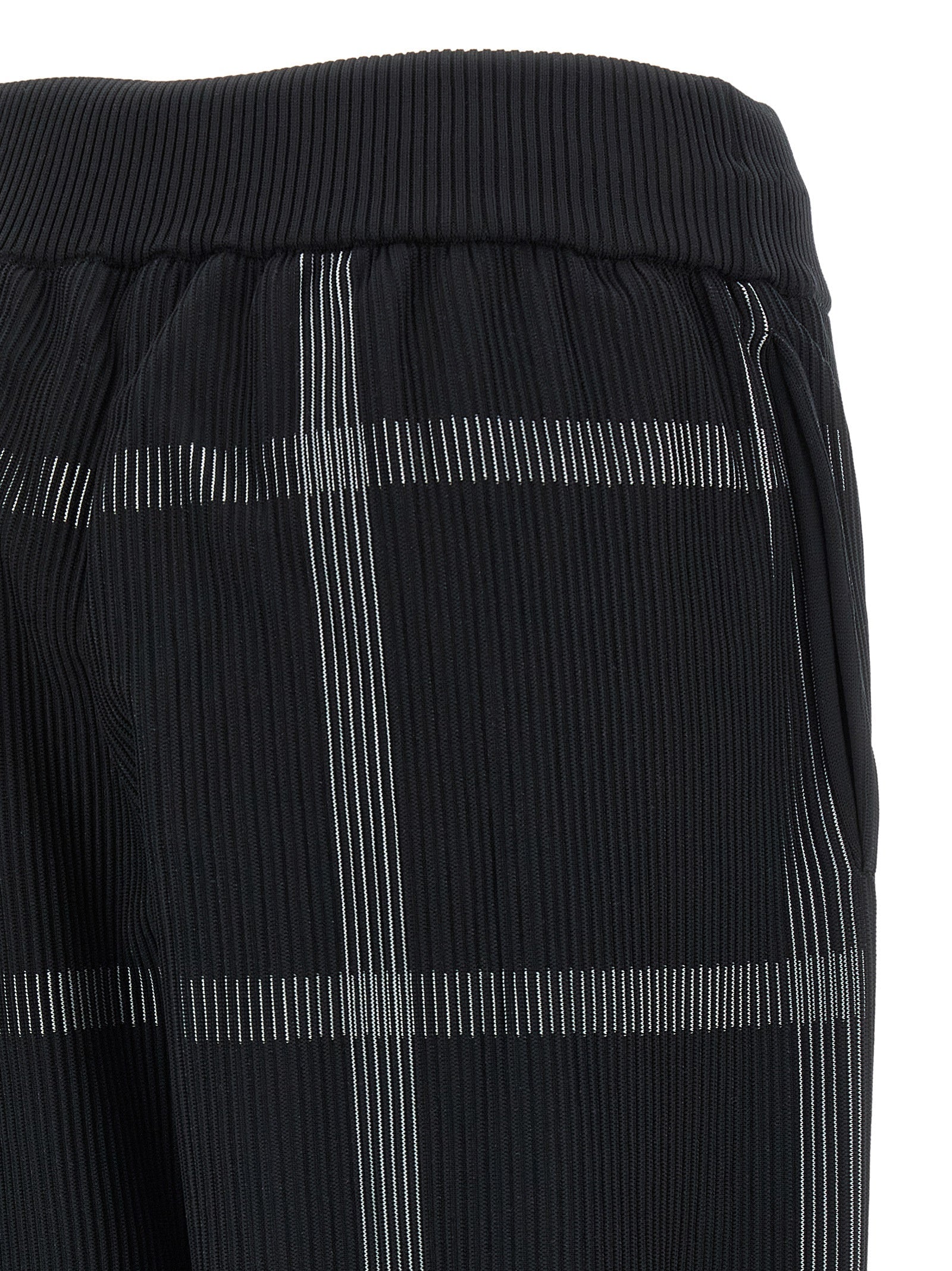 PLEATS PLEASE ISSEY MIYAKE Black Polyester Casual Pants