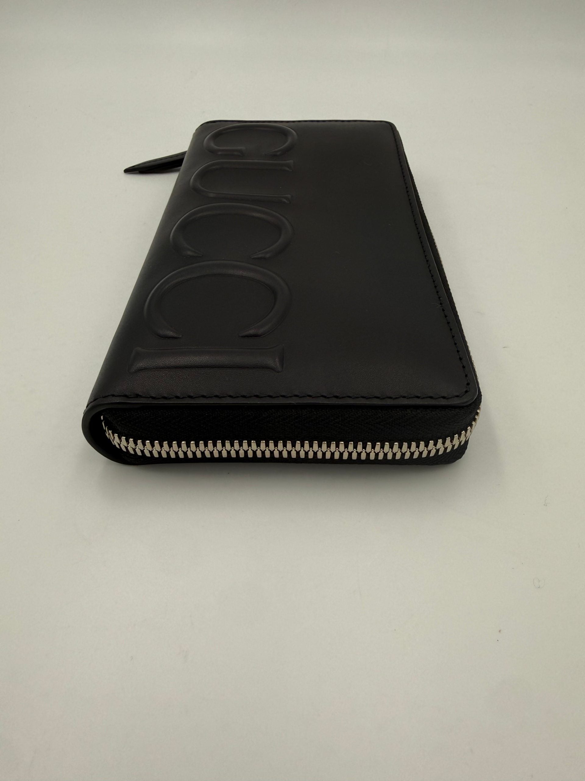 Gucci GUCCI Zip Black Front Logo Embossed Wallet