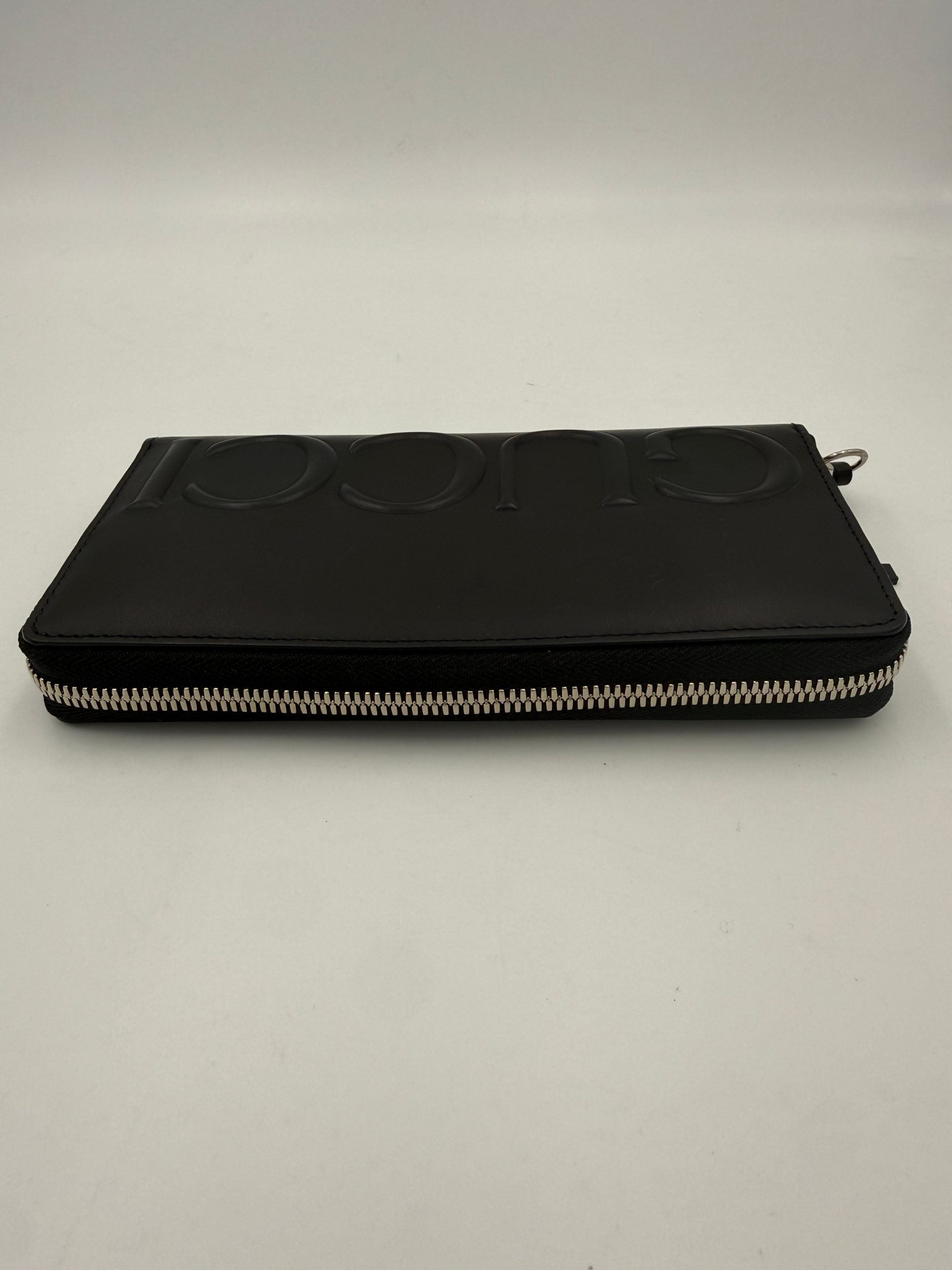 Gucci GUCCI Zip Black Front Logo Embossed Wallet
