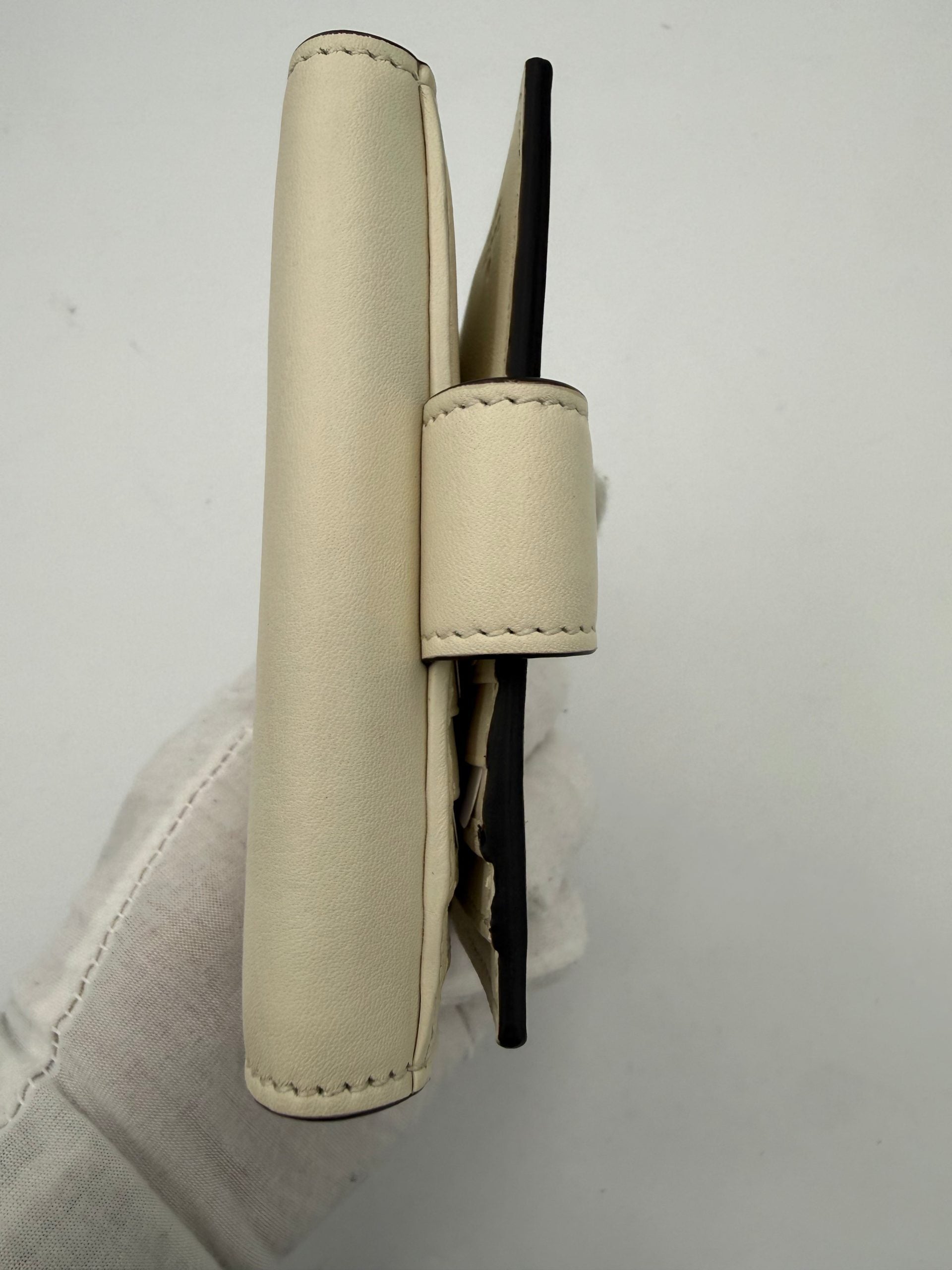Gucci GUCCI GG Marmont Compact Wallet